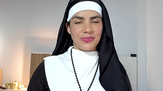 ClaraMariaMon online show from May 22, 2026, 10:30 pm