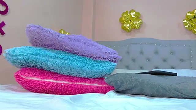 Snapshot of Miah_Smiithh chatting on March 19, 2025, 7:17 pm Miah Smiithh online show from March 19, 2025, 7:17 pm