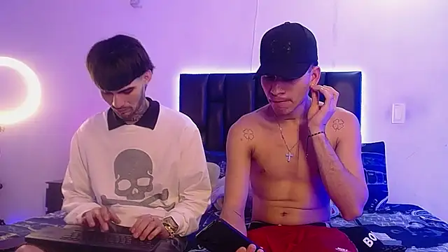 Snapshot of Brutal_Sex_Fucking chatting on November 22, 2025, 11:58 pm Brutal Sex Fucking online show from November 22, 2025, 11:58 pm