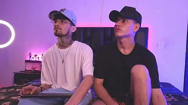 Snapshot of Brutal_Sex_Fucking chatting on November 4, 2025, 4:16 am Brutal Sex Fucking online show from November 4, 2025, 4:16 am