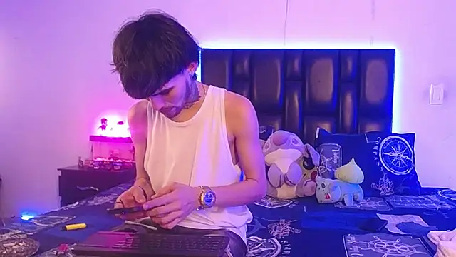 Snapshot of Brutal_Sex_Fucking chatting on November 26, 2025, 10:32 pm Brutal Sex Fucking online show from November 26, 2025, 10:32 pm