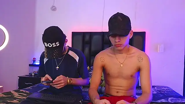 Snapshot of Brutal_Sex_Fucking chatting on October 21, 2025, 10:42 pm Brutal Sex Fucking online show from October 21, 2025, 10:42 pm