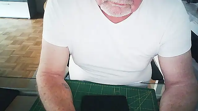 Snapshot of MrBob60 chatting on June 19, 2026, 11:49 am MrBob60 online show from June 19, 2026, 11:49 am