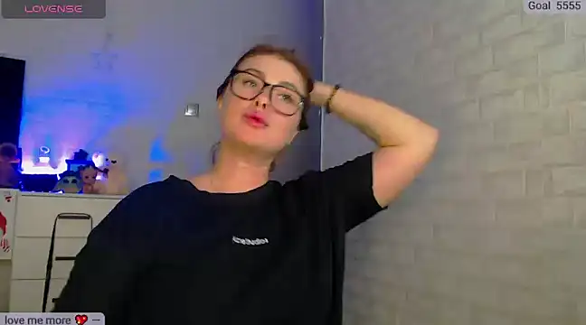 Snapshot of SuchCute chatting on March 22, 2025, 1:08 pm SuchCute online show from March 22, 2025, 1:08 pm