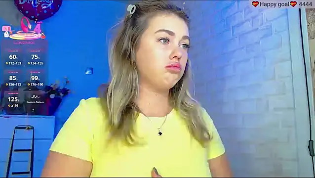 Snapshot of SuchCute chatting on September 24, 2025, 2:18 am SuchCute online show from September 24, 2025, 2:18 am