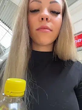 Highschoolpussy online show from November 17, 2025, 9:35 am
