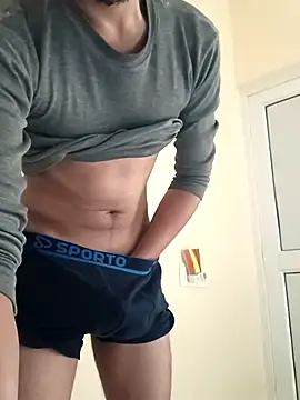 xyrus  online show from February 21, 2026, 7:54 am