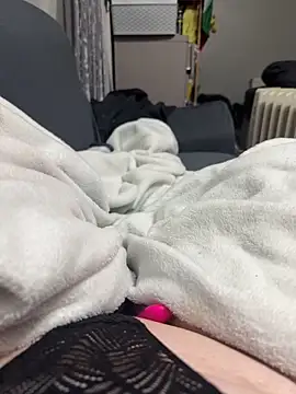 honeyyy24 online show from March 8, 2025, 9:29 pm