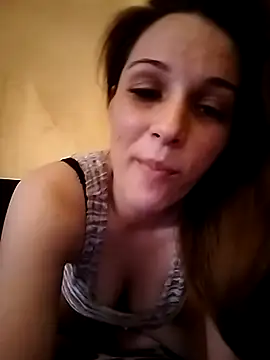 Snapshot of Amira_17 chatting on March 13, 2025, 10:26 am Amira 17 online show from March 13, 2025, 10:26 am
