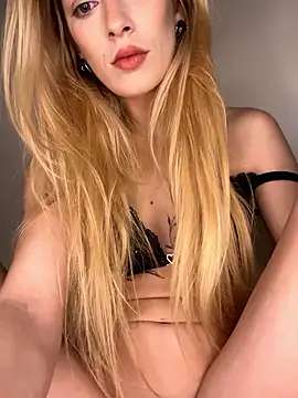 Lolitaxlola online show from January 14, 2026, 11:08 pm