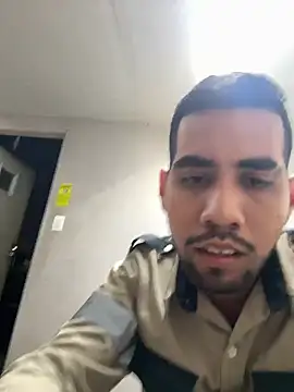 Snapshot of EnriquePersian197 chatting on March 12, 2025, 1:36 am EnriquePersian197 online show from March 12, 2025, 1:36 am