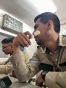 Snapshot of EnriquePersian197 chatting on March 19, 2025, 5:52 am EnriquePersian197 online show from March 19, 2025, 5:52 am