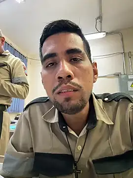 Snapshot of EnriquePersian197 chatting on March 19, 2025, 1:32 am EnriquePersian197 online show from March 19, 2025, 1:32 am