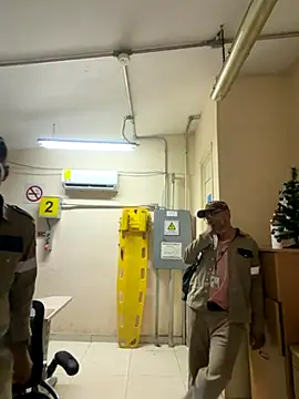 EnriquePersian197 online show from December 3, 2025, 12:23 am