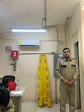 Snapshot of EnriquePersian197 chatting on February 11, 2026, 12:16 pm EnriquePersian197 online show from February 11, 2026, 12:16 pm