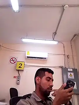 Snapshot of EnriquePersian197 chatting on February 17, 2025, 5:23 pm EnriquePersian197 online show from February 17, 2025, 5:23 pm