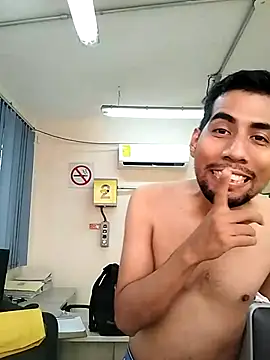 Snapshot of EnriquePersian197 chatting on November 17, 2025, 6:56 pm EnriquePersian197 online show from November 17, 2025, 6:56 pm