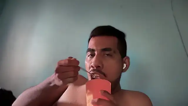 Snapshot of EnriquePersian197 chatting on February 18, 2025, 4:58 pm EnriquePersian197 online show from February 18, 2025, 4:58 pm