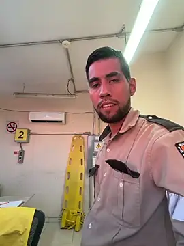 Snapshot of EnriquePersian197 chatting on April 10, 2026, 12:06 am EnriquePersian197 online show from April 10, 2026, 12:06 am