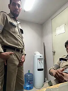 Snapshot of EnriquePersian197 chatting on March 12, 2025, 5:35 am EnriquePersian197 online show from March 12, 2025, 5:35 am