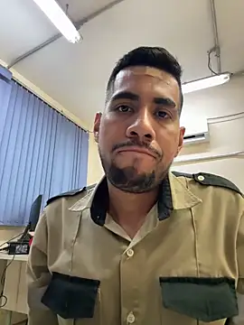 Snapshot of EnriquePersian197 chatting on March 8, 2025, 3:28 am EnriquePersian197 online show from March 8, 2025, 3:28 am