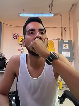 Snapshot of EnriquePersian197 chatting on April 2, 2026, 10:16 pm EnriquePersian197 online show from April 2, 2026, 10:16 pm