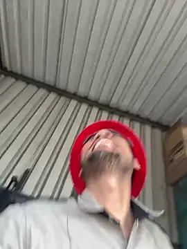 Snapshot of EnriquePersian197 chatting on March 6, 2025, 3:35 pm EnriquePersian197 online show from March 6, 2025, 3:35 pm