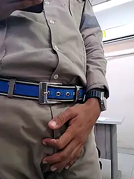 Snapshot of EnriquePersian197 chatting on October 2, 2025, 7:39 pm EnriquePersian197 online show from October 2, 2025, 7:39 pm