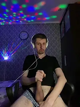 Snapshot of Aki-Laky chatting on February 24, 2025, 7:30 pm Aki-Laky online show from February 24, 2025, 7:30 pm