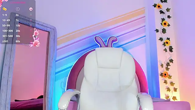 Snapshot of Evie_Clark chatting on January 23, 2025, 9:18 pm Evie Clark online show from January 23, 2025, 9:18 pm