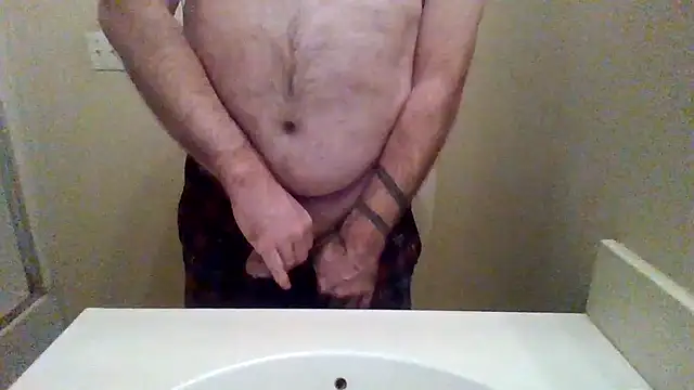 Snapshot of WatchinU82 chatting on December 19, 2025, 5:00 am WatchinU82 online show from December 19, 2025, 5:00 am