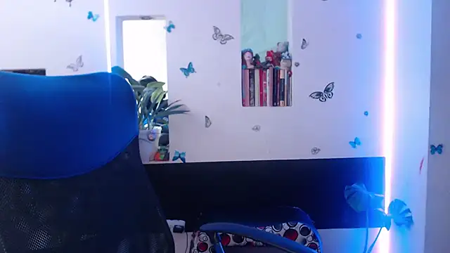 Lia-mitch online show from December 18, 2025, 7:18 pm