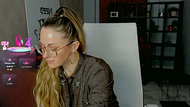 Snapshot of LadyIzabel chatting on February 21, 2026, 2:41 pm LadyIzabel online show from February 21, 2026, 2:41 pm