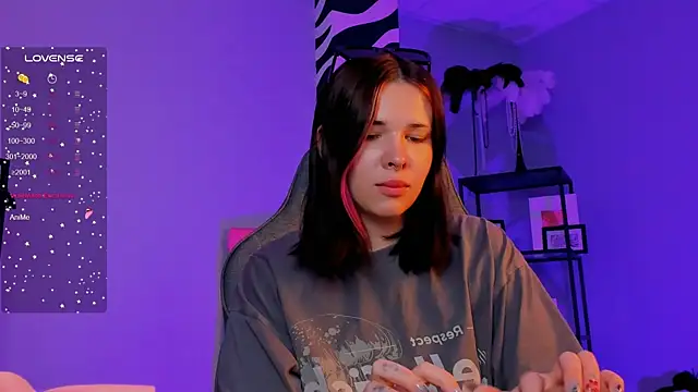 Snapshot of AliceSunday chatting on September 20, 2025, 10:53 am AliceSunday online show from September 20, 2025, 10:53 am