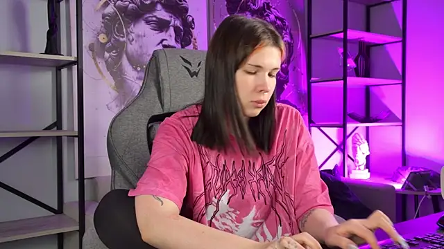 AliceSunday online show from December 20, 2025, 5:10 am