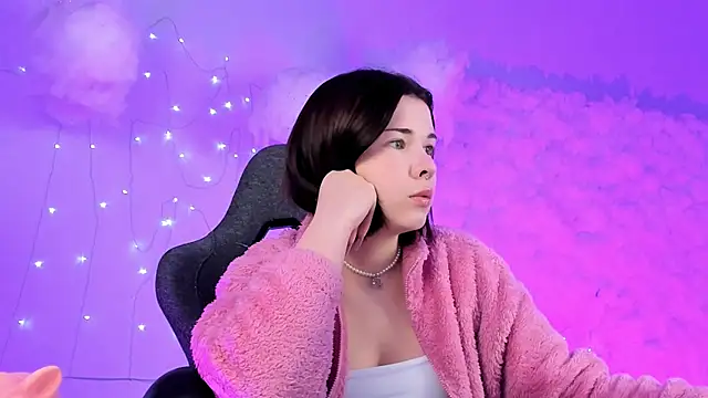 Snapshot of AliceSunday chatting on March 18, 2025, 1:55 pm AliceSunday online show from March 18, 2025, 1:55 pm