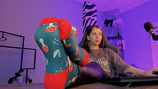 Snapshot of AliceSunday chatting on November 22, 2025, 5:06 am AliceSunday online show from November 22, 2025, 5:06 am