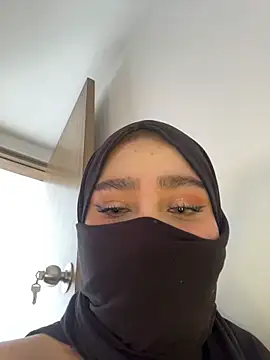 Snapshot of amaal_ chatting on February 13, 2026, 8:53 pm amaal online show from February 13, 2026, 8:53 pm