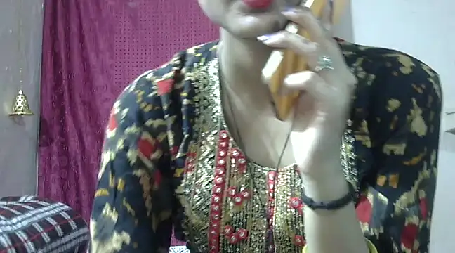 Snapshot of Aayesha chatting on December 18, 2024, 12:18 pm Aayesha online show from December 18, 2024, 12:18 pm