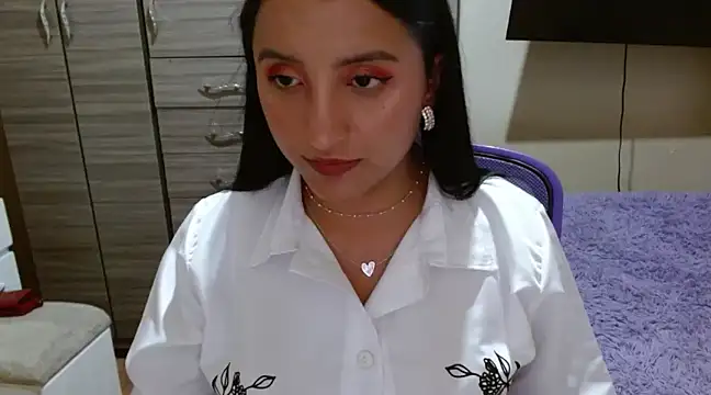 Snapshot of Nia-Cop chatting on January 1, 2025, 2:30 am Nia-Cop online show from January 1, 2025, 2:30 am