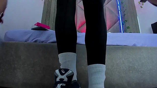 BriaConner  online show from April 11, 2026, 2:52 am