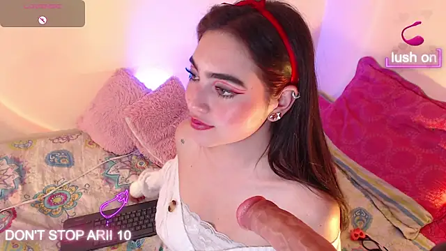 Snapshot of Arii_vega_ chatting on December 21, 2024, 12:31 am Arii vega  online show from December 21, 2024, 12:31 am