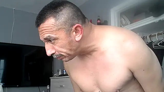 Snapshot of spunncumer chatting on December 14, 2025, 10:04 pm spunncumer online show from December 14, 2025, 10:04 pm