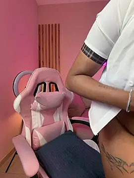 MadeleineSanez online show from May 7, 2026, 6:33 pm