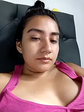 Snapshot of Hellen_Alex chatting on February 6, 2025, 3:41 pm Hellen Alex online show from February 6, 2025, 3:41 pm