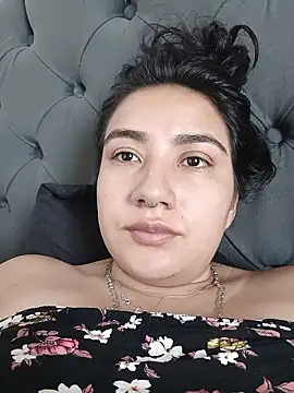 Snapshot of Hellen_Alex chatting on January 15, 2026, 1:03 pm Hellen Alex online show from January 15, 2026, 1:03 pm