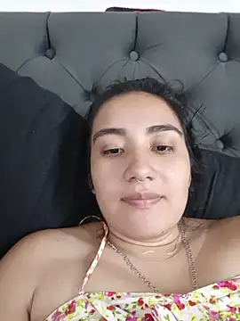 Snapshot of Hellen_Alex chatting on February 2, 2026, 1:43 pm Hellen Alex online show from February 2, 2026, 1:43 pm