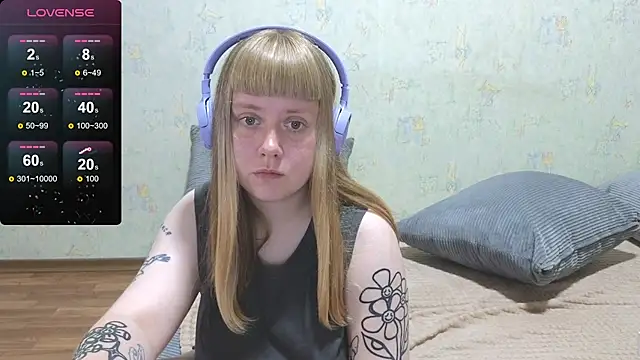 Snapshot of June_shy0 chatting on July 3, 2026, 7:59 am June shy0 online show from July 3, 2026, 7:59 am
