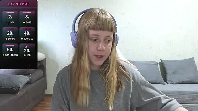 Snapshot of June_shy0 chatting on July 9, 2026, 7:09 am June shy0 online show from July 9, 2026, 7:09 am