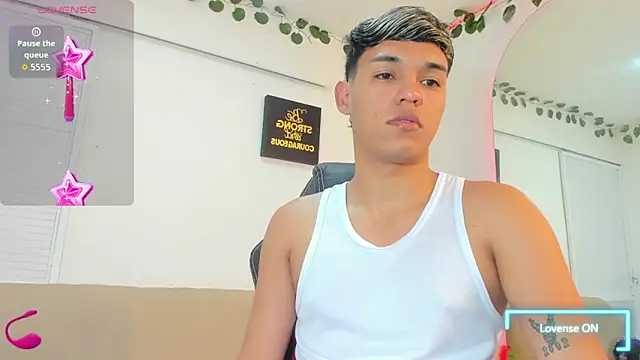 ryan carter08 online show from November 16, 2025, 1:32 am